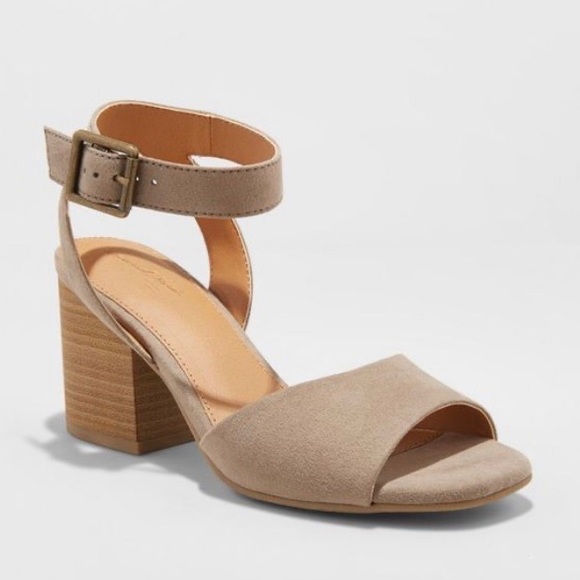 Universal Thread Shoes - Taupe Microsuede 1/4 Strap Heeled Pump Sandals NWT